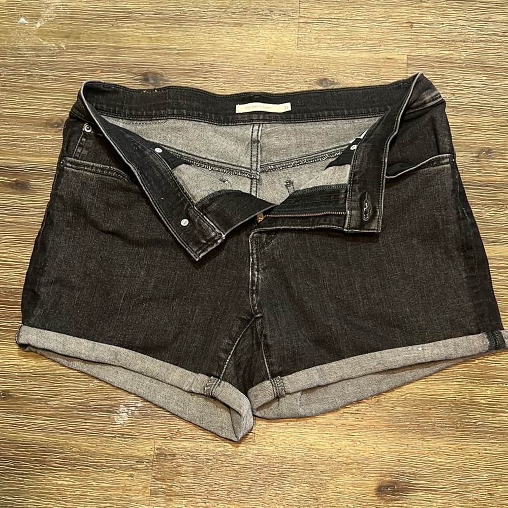 Levi’s mid length black denim shorts